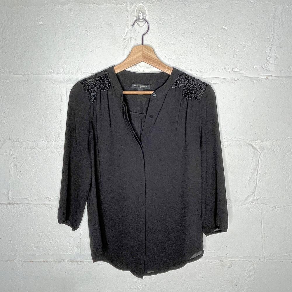 Banana Republic Women's Black Lace Shoulder 3/4 Sleeve Button Blouse Size XS